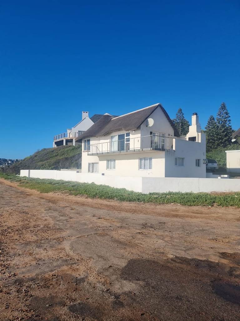 5 Bed House in St Francis Bay photo number 1
