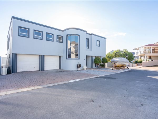 5 Bedroom House 5 Bedroom House