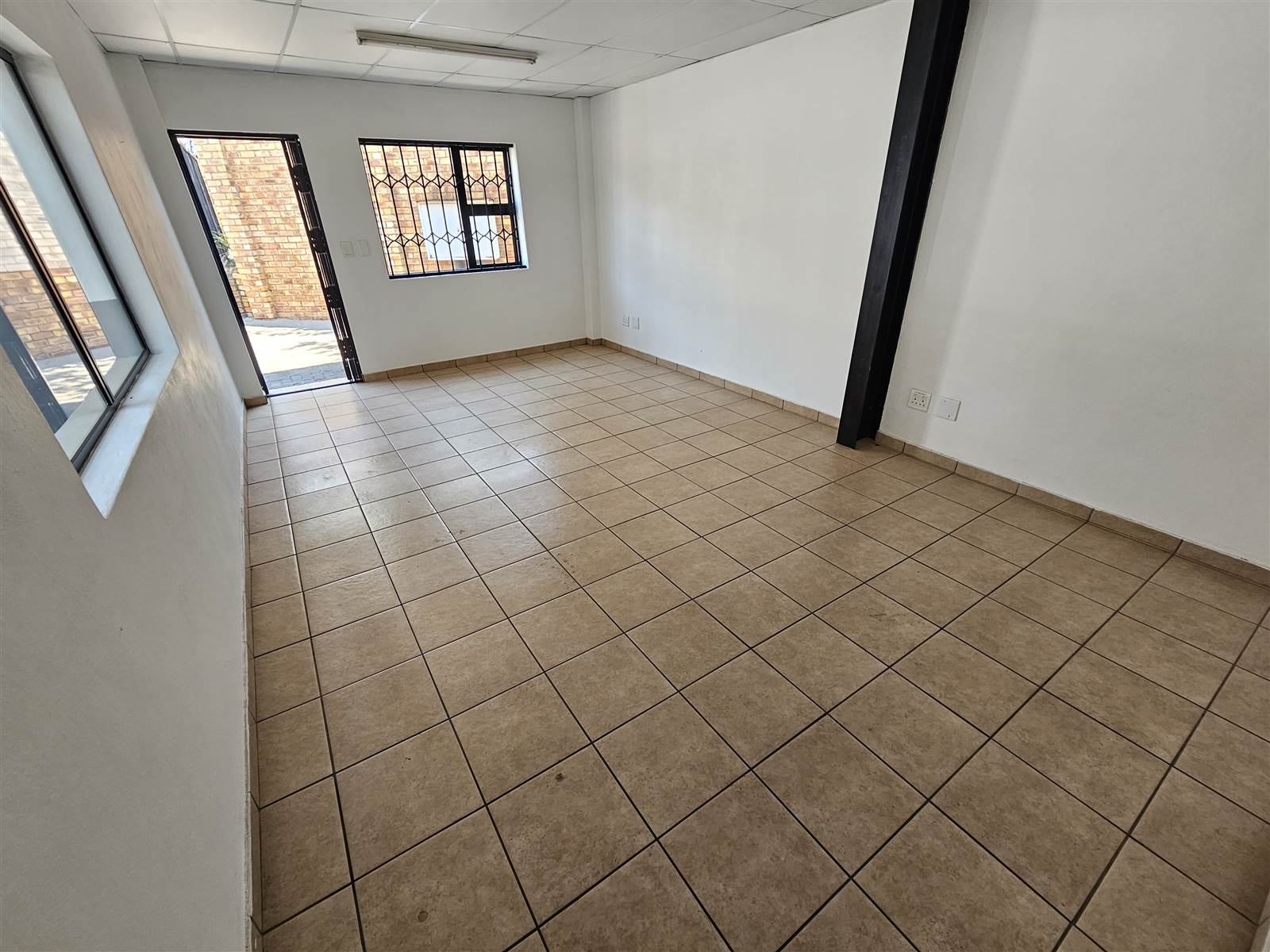 187  m² Industrial space in Benoni South photo number 8