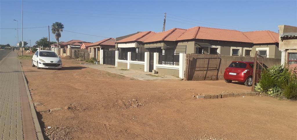 4 Bed House in Mabopane photo number 13