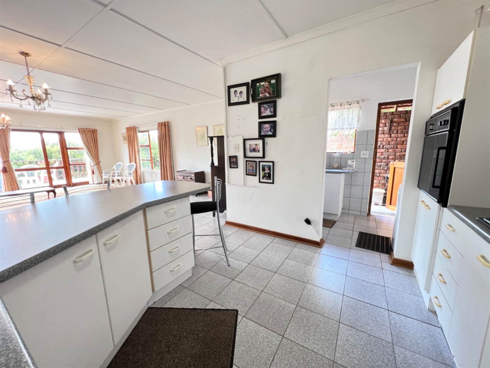 3 Bed House in Jeffreys Bay photo number 8