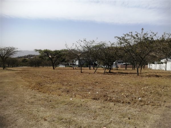 1 616 m² Land