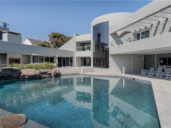 4 Bedroom House 4 Bedroom House