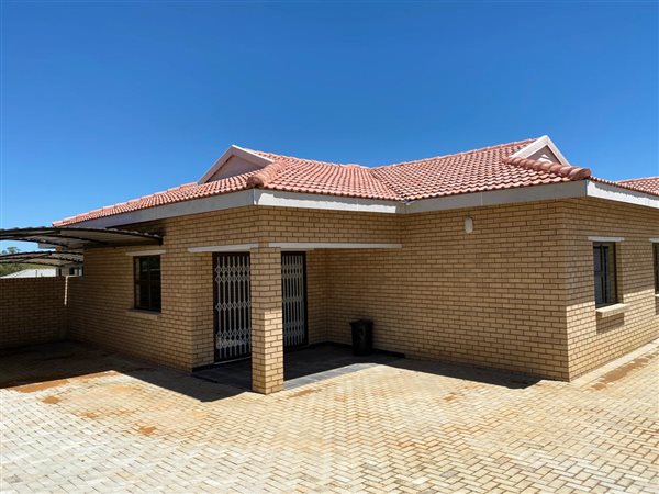 3 Bedroom Townhouse 3 Bedroom Townhouse