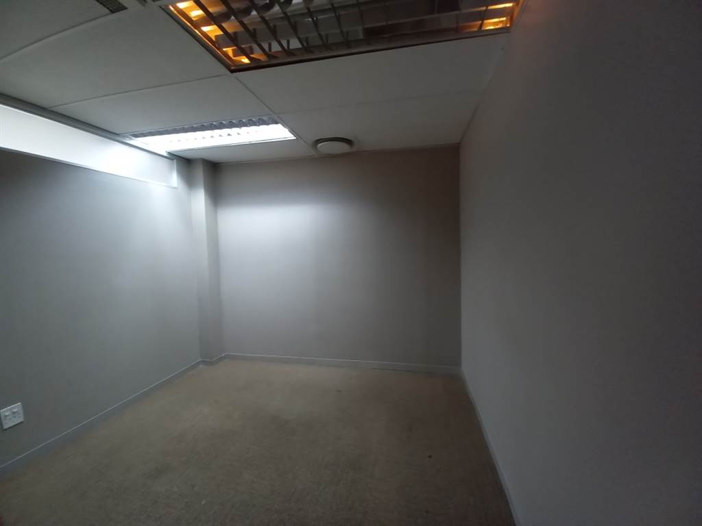 134  m² Office Space in Hatfield photo number 3