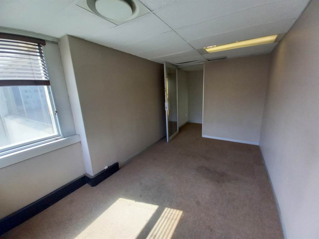 134  m² Office Space in Hatfield photo number 7