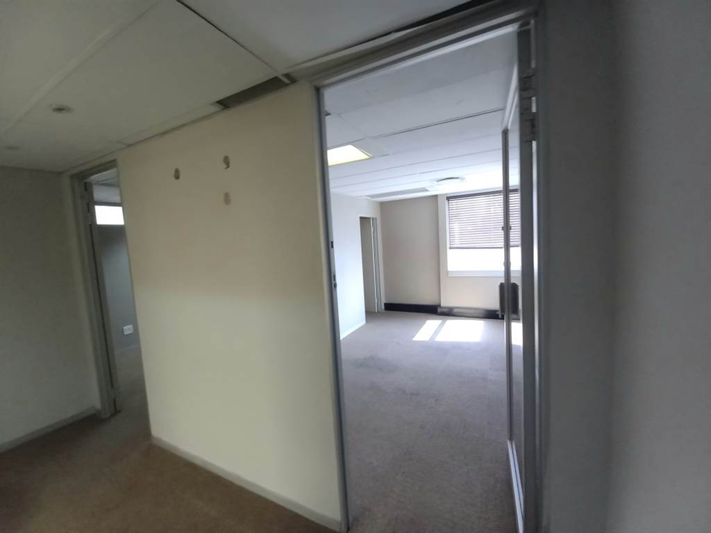 134  m² Office Space in Hatfield photo number 8