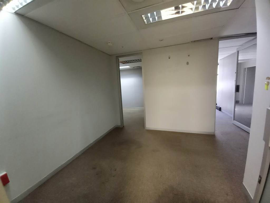 134  m² Office Space in Hatfield photo number 2