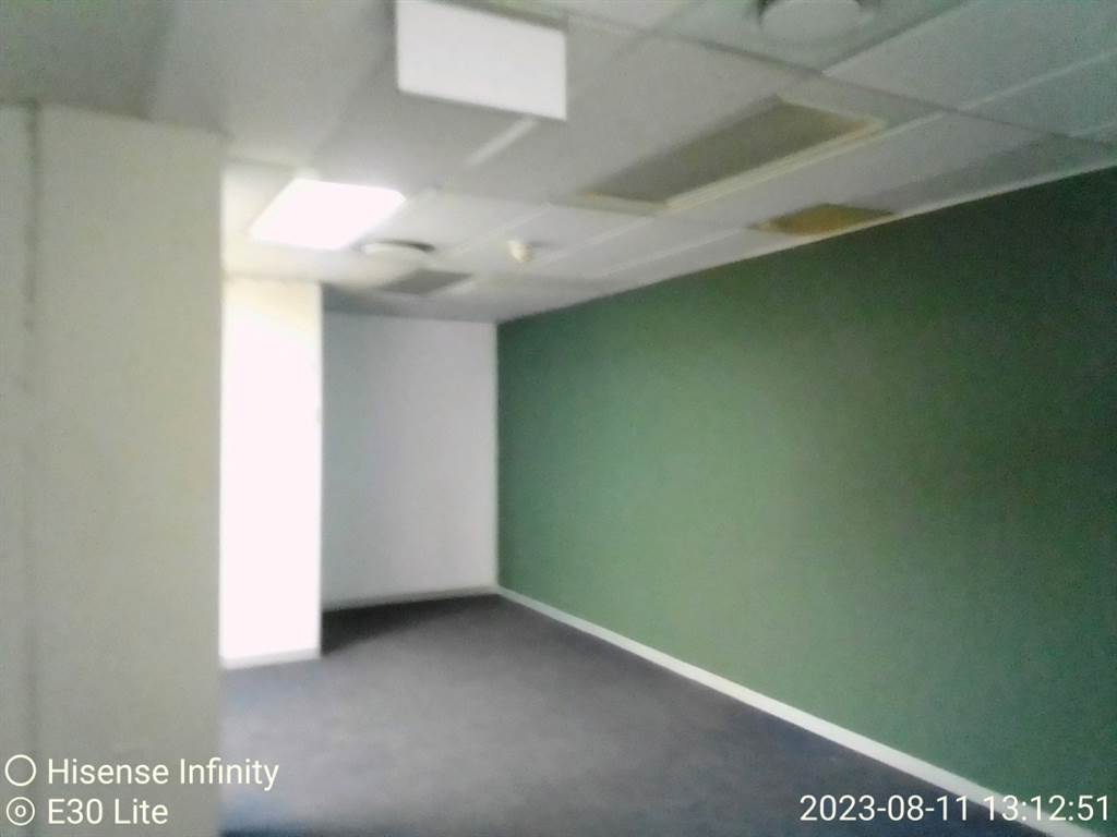134  m² Office Space in Hatfield photo number 16