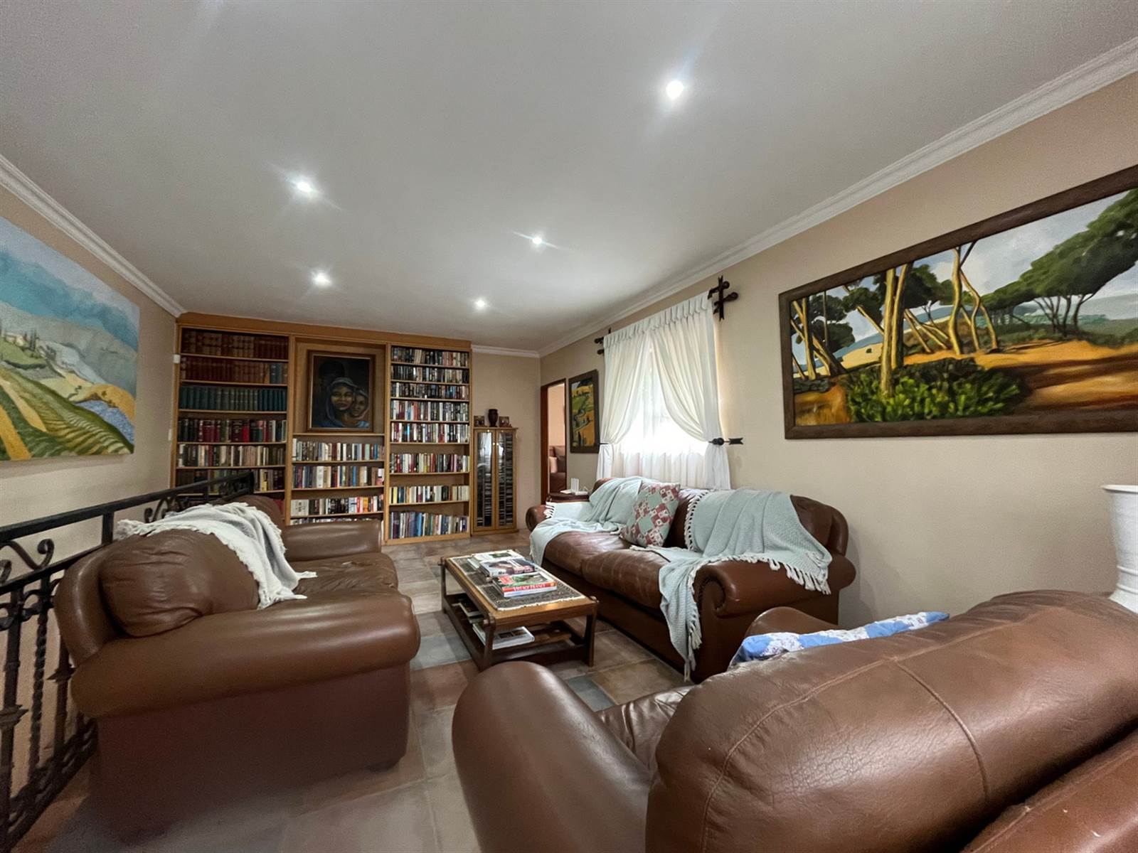 2 Bed House in Craighall Park photo number 3