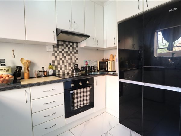 2 Bedroom Townhouse 2 Bedroom Townhouse