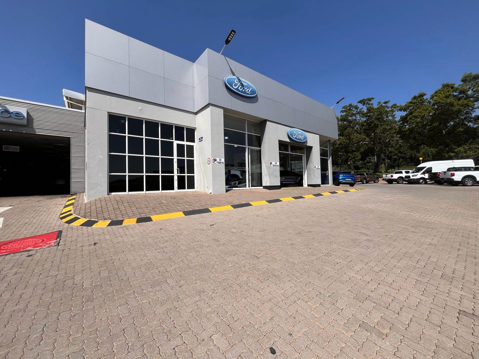 4296  m² Commercial space in Constantia Kloof photo number 1