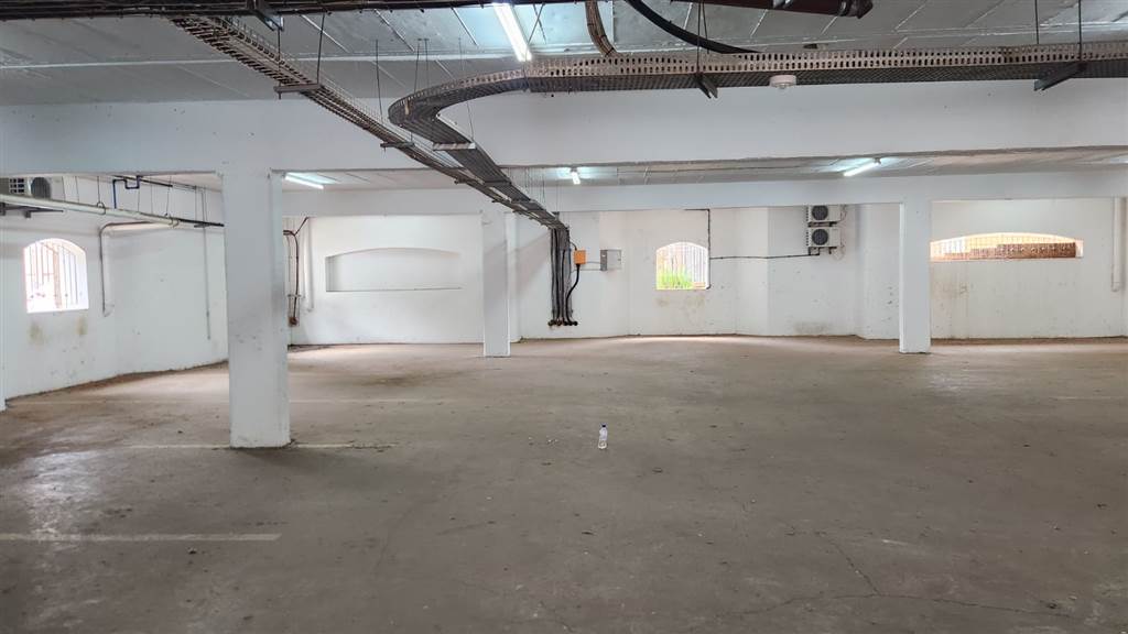410  m² Commercial space in Die Hoewes photo number 14