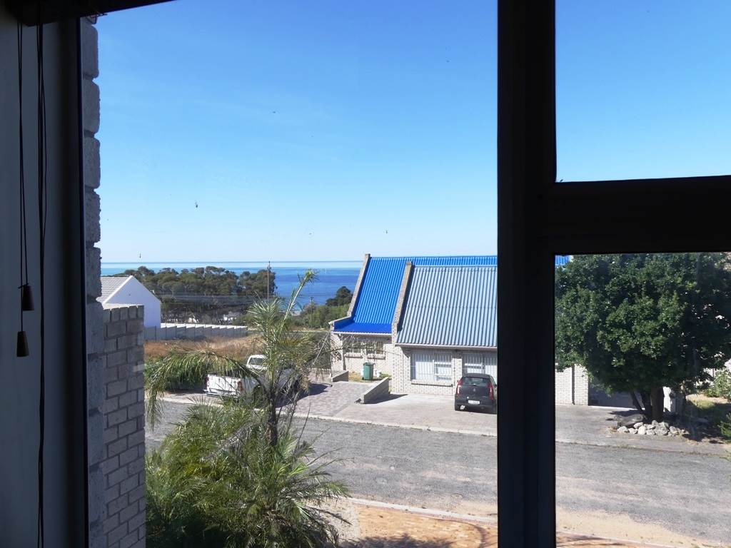6 Bed House in St Helena Bay photo number 12