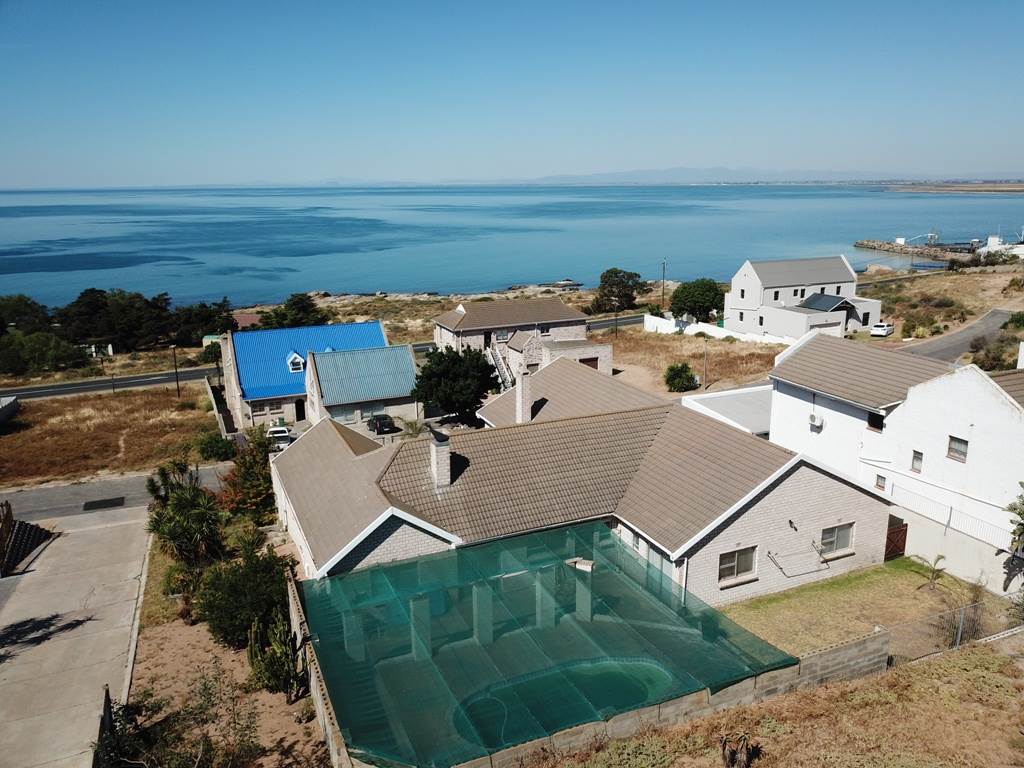 6 Bed House in St Helena Bay photo number 3