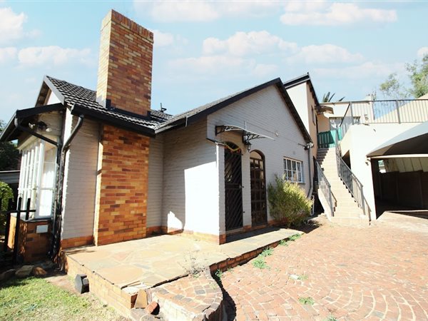 4 Bedroom House 4 Bedroom House