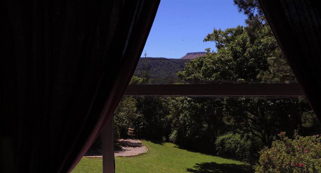 5 Bed House in Hogsback photo number 10