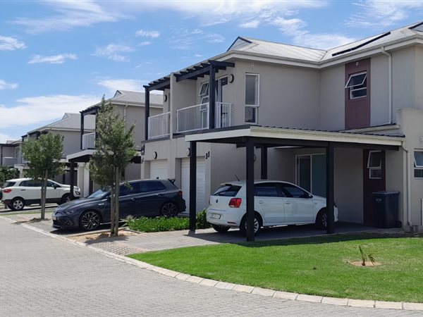 3 Bedroom Townhouse 3 Bedroom Townhouse