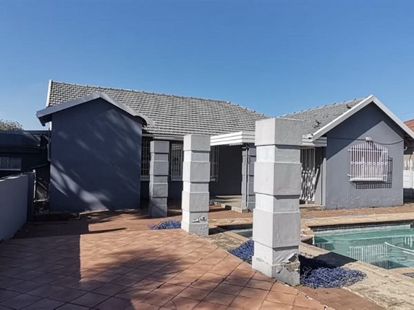 3 Bedroom House 3 Bedroom House