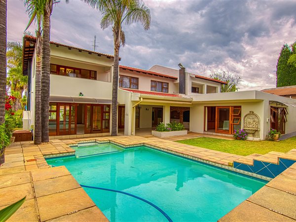 4 Bedroom House 4 Bedroom House