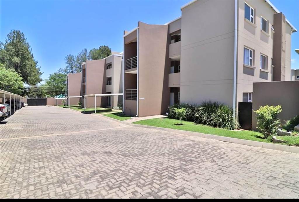3 Bed Apartment in Rivonia photo number 13