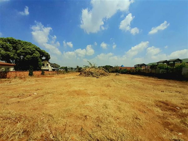 2 552 m² Land