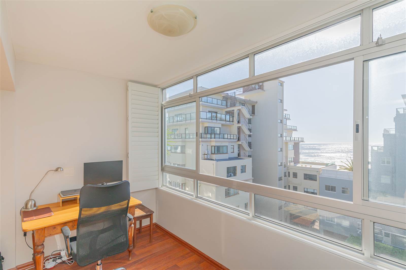 2 Bed Apartment in Sea Point photo number 3