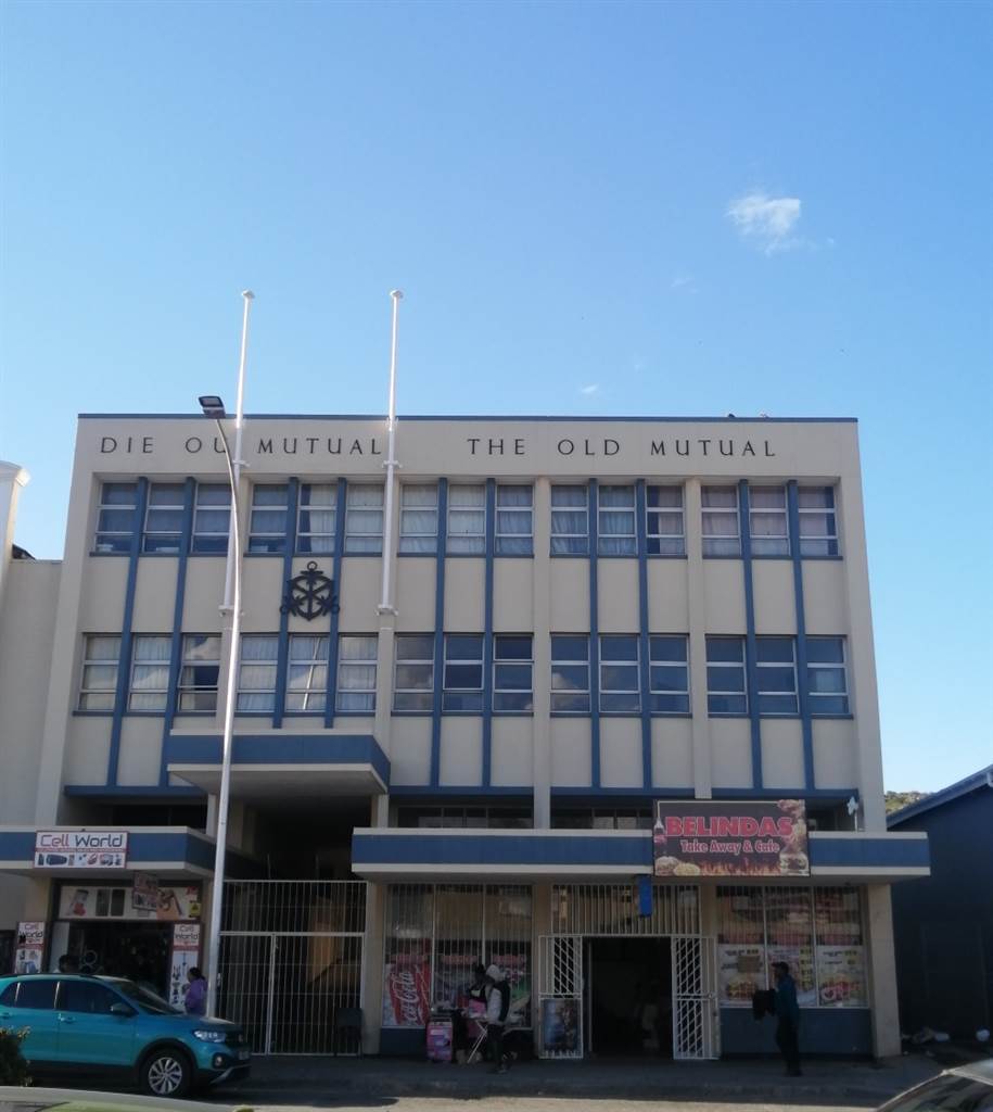 300  m² Commercial space in Graaff Reinet photo number 1