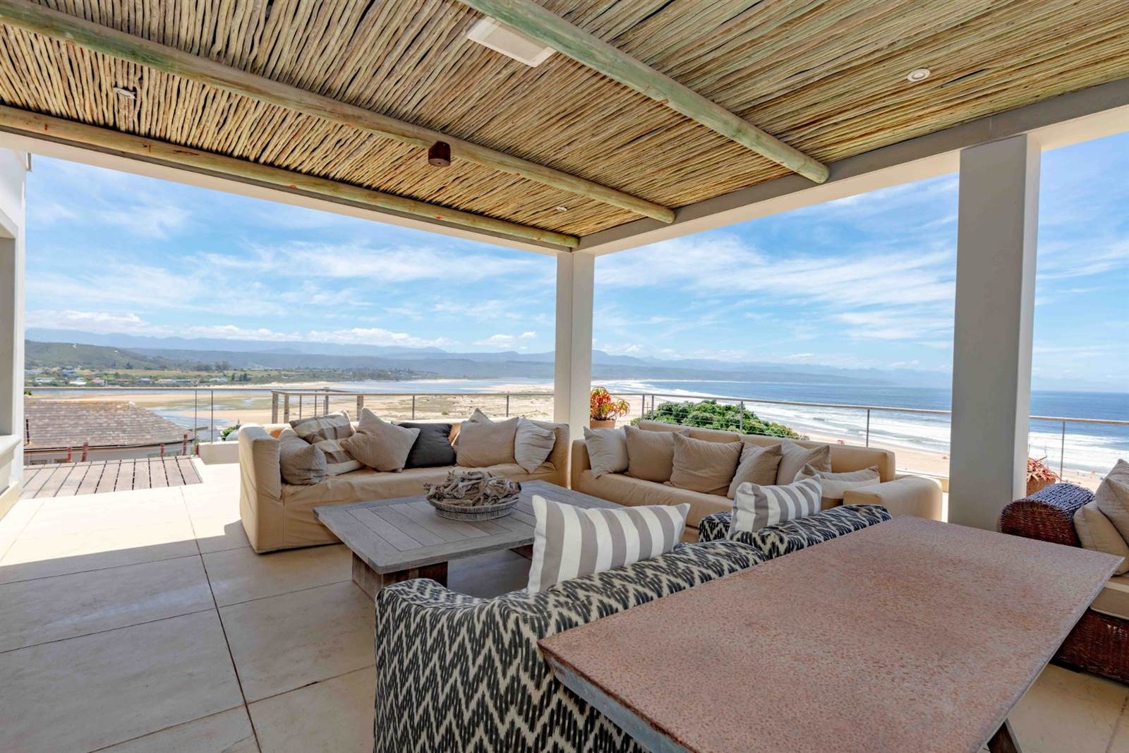 6 Bed House in Plettenberg Bay photo number 9
