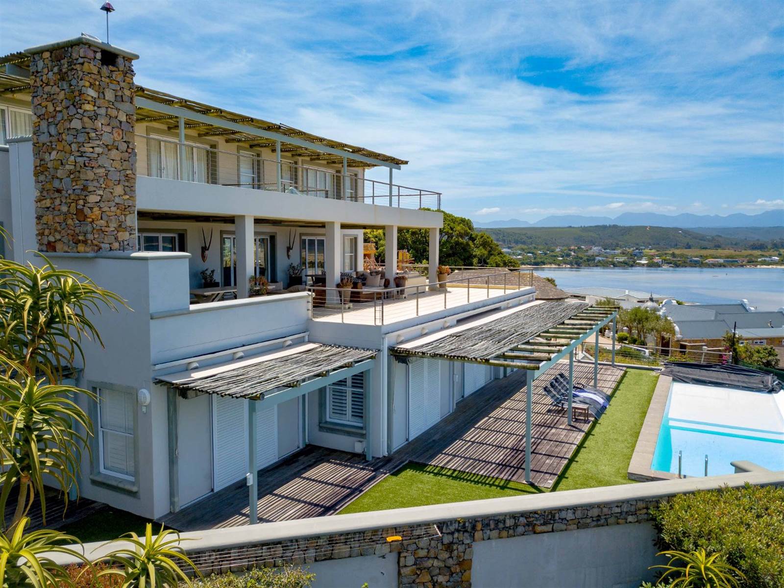 6 Bed House in Plettenberg Bay photo number 3