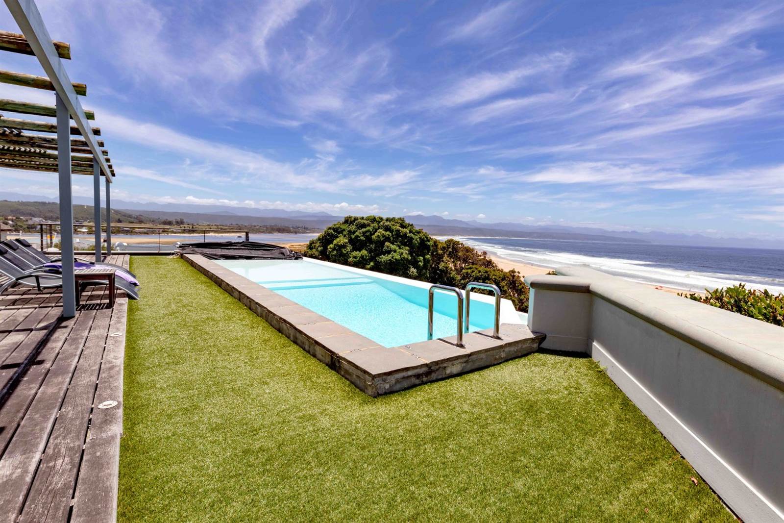6 Bed House in Plettenberg Bay photo number 11