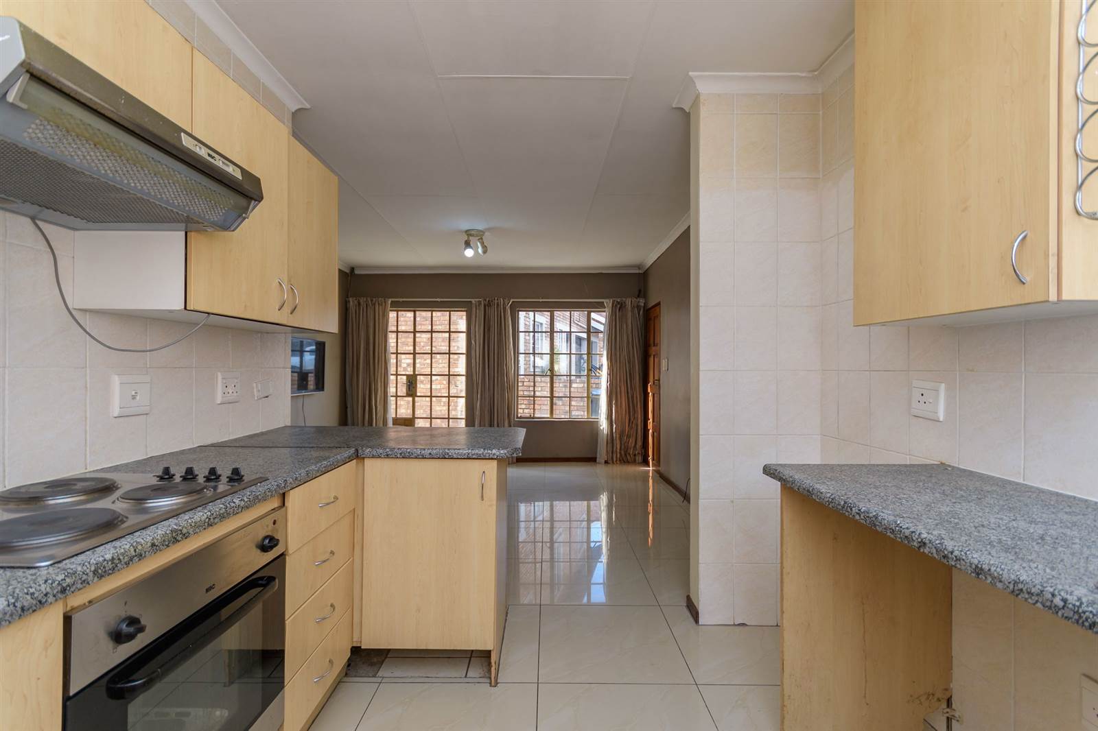 3 Bed Townhouse in Greenstone Hill photo number 7