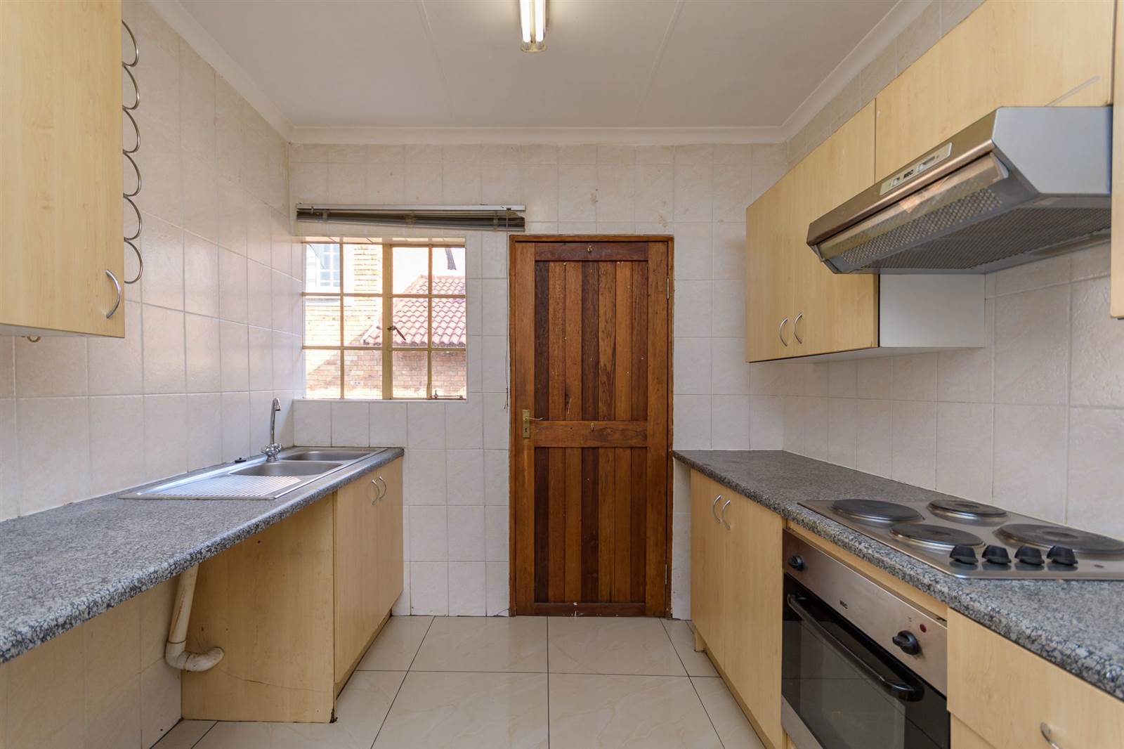 3 Bed Townhouse in Greenstone Hill photo number 8