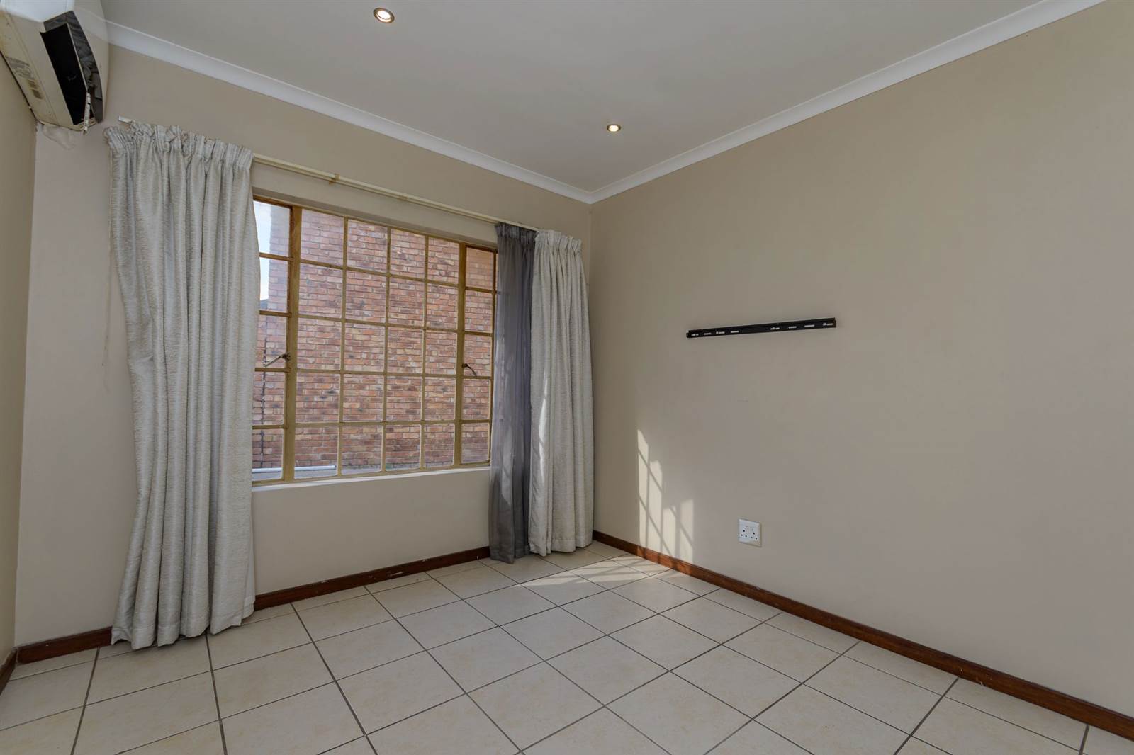 3 Bed Townhouse in Greenstone Hill photo number 10