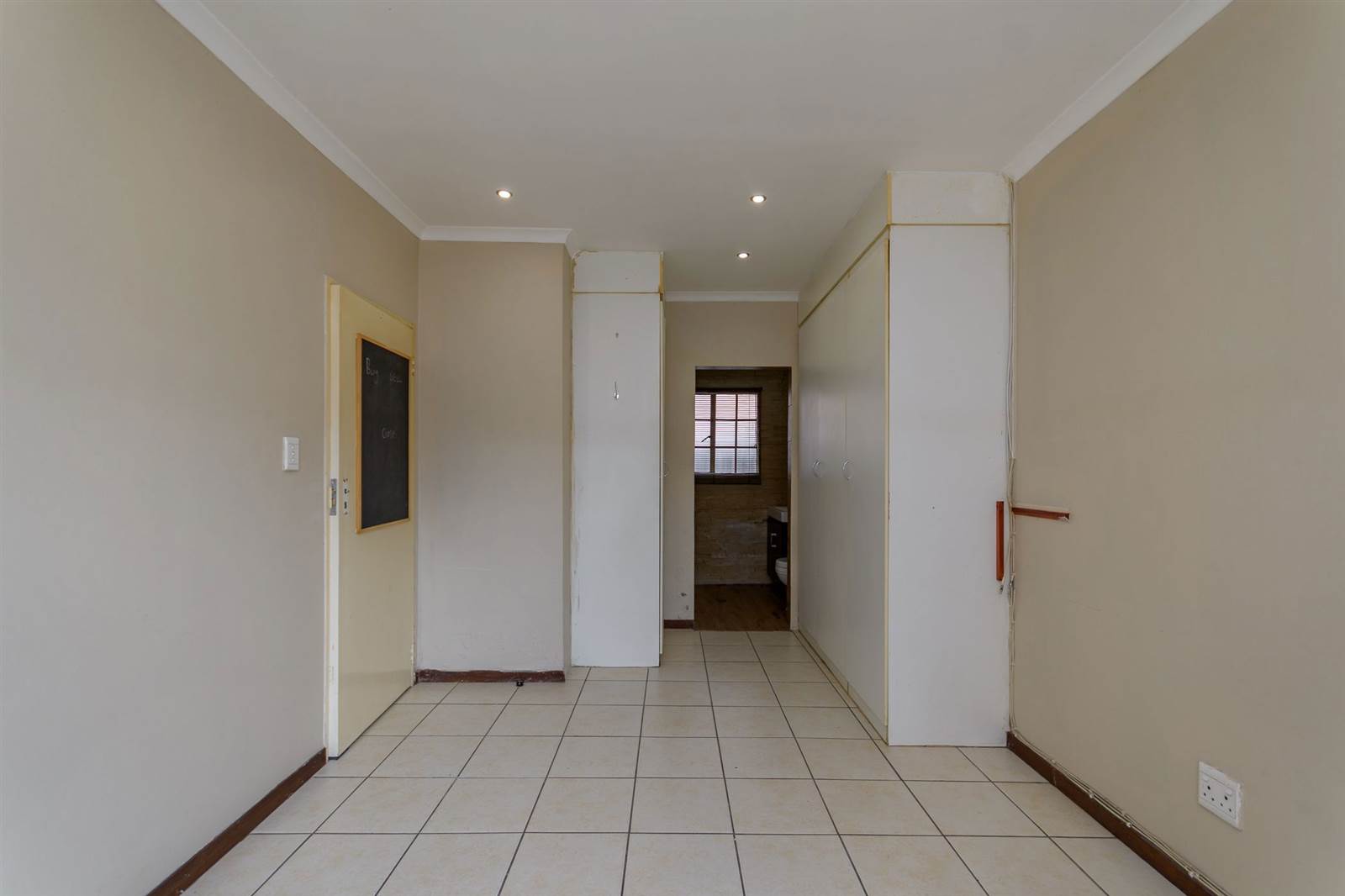 3 Bed Townhouse in Greenstone Hill photo number 11