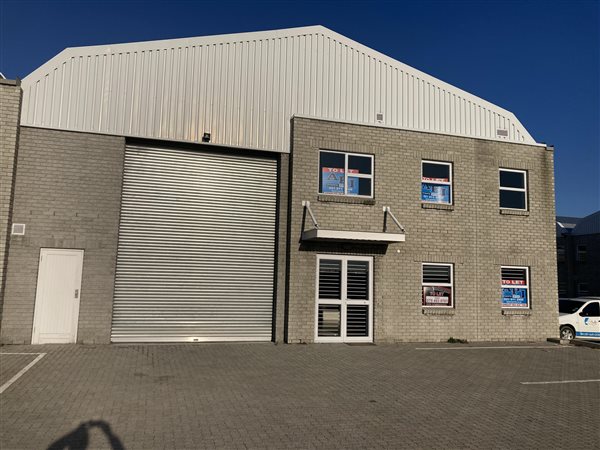 651  m² Industrial space