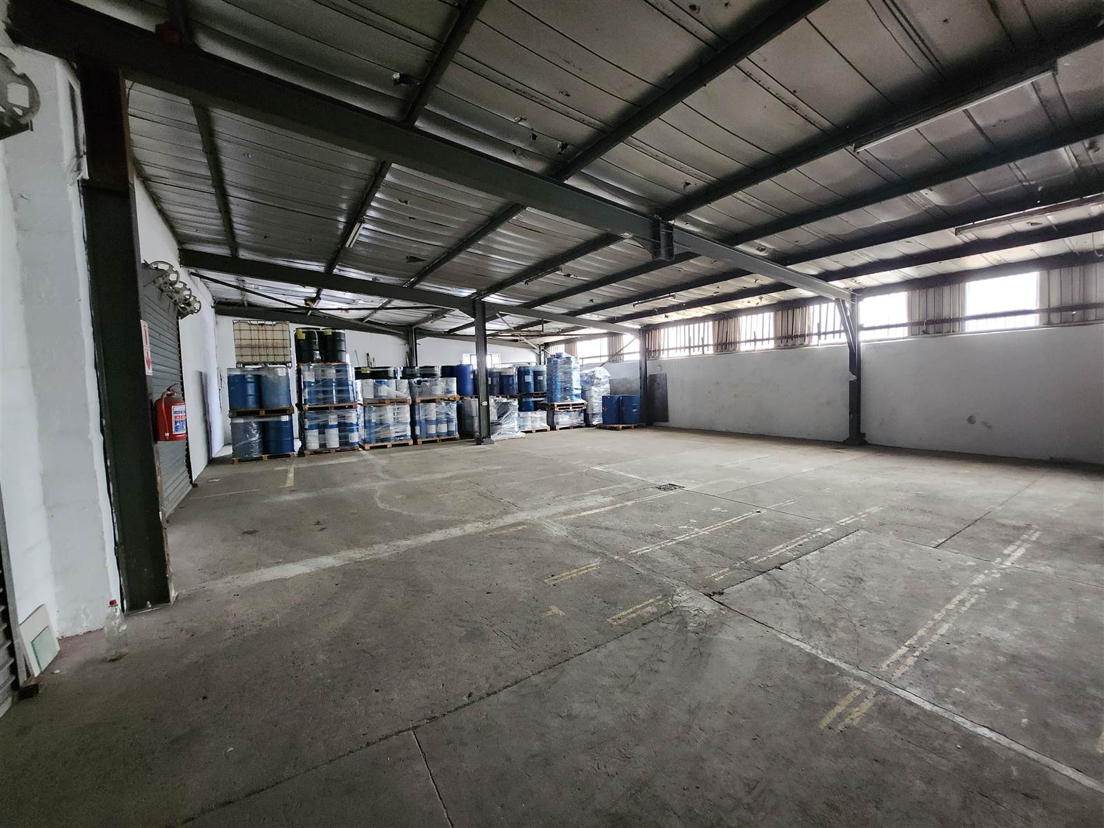 278.3  m² Commercial space in Queensmead Industrial photo number 2