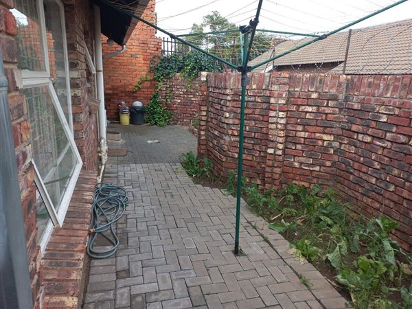 2 Bedroom Townhouse 2 Bedroom Townhouse
