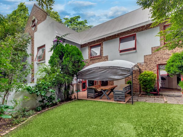 3 Bedroom Townhouse 3 Bedroom Townhouse