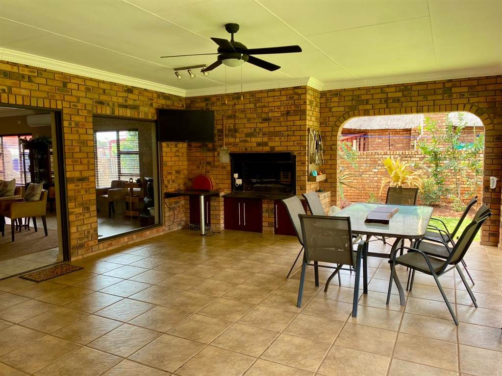 4 Bed House in Thabazimbi photo number 17
