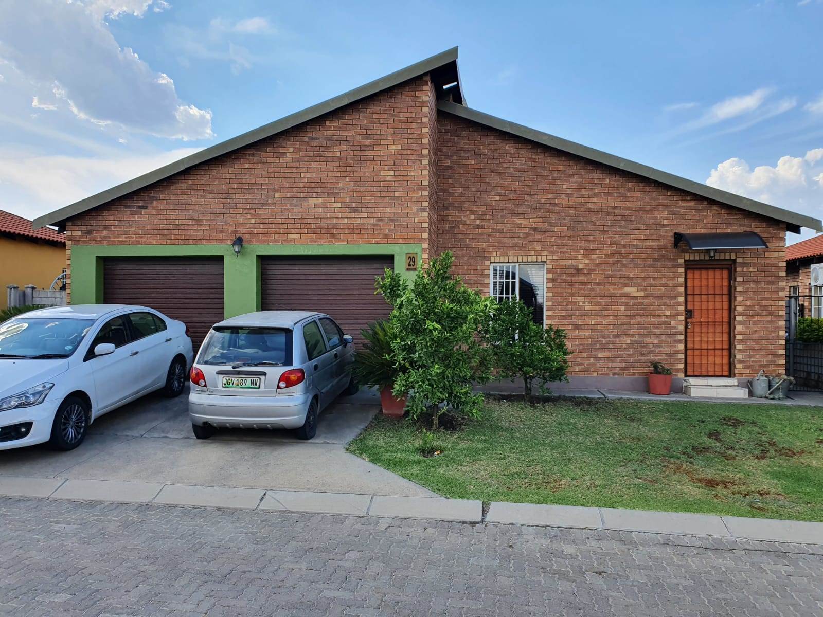 3 Bed House in Waterkloof East photo number 1