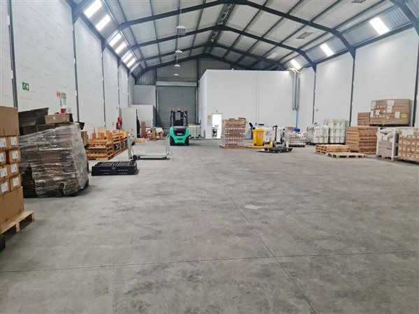 633 m² Industrial space 633 m² Industrial space