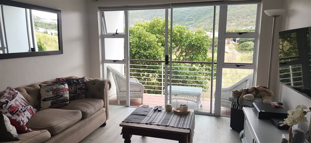 1 Bed Apartment in Hout Bay and surrounds photo number 10