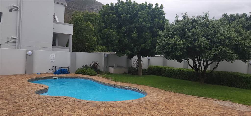 1 Bed Apartment in Hout Bay and surrounds photo number 13