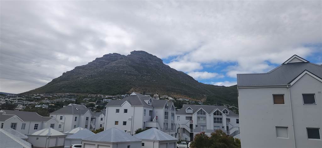 1 Bed Apartment in Hout Bay and surrounds photo number 11