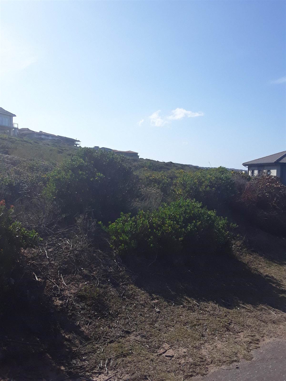 980 m² Land available in Village On Sea photo number 1