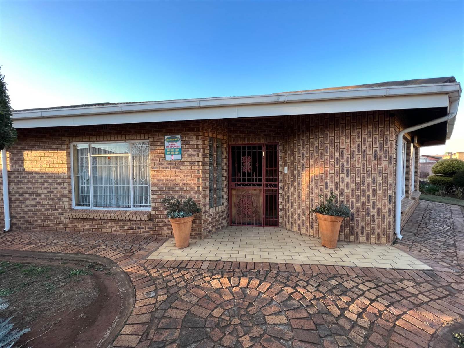 8 Bed House in Lenasia photo number 13