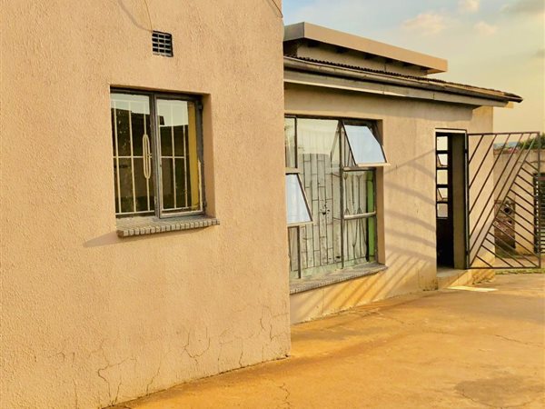 2 Bedroom House 2 Bedroom House