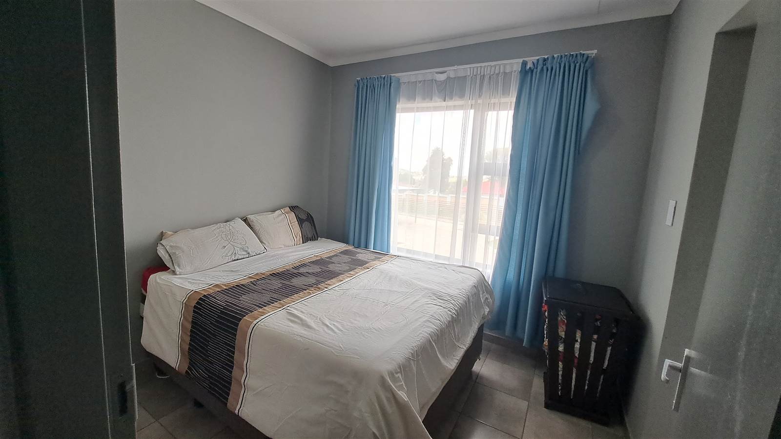 3 Bed Townhouse in Grobler Park photo number 11
