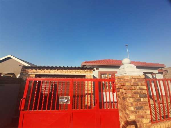 2 Bed House in Dobsonville